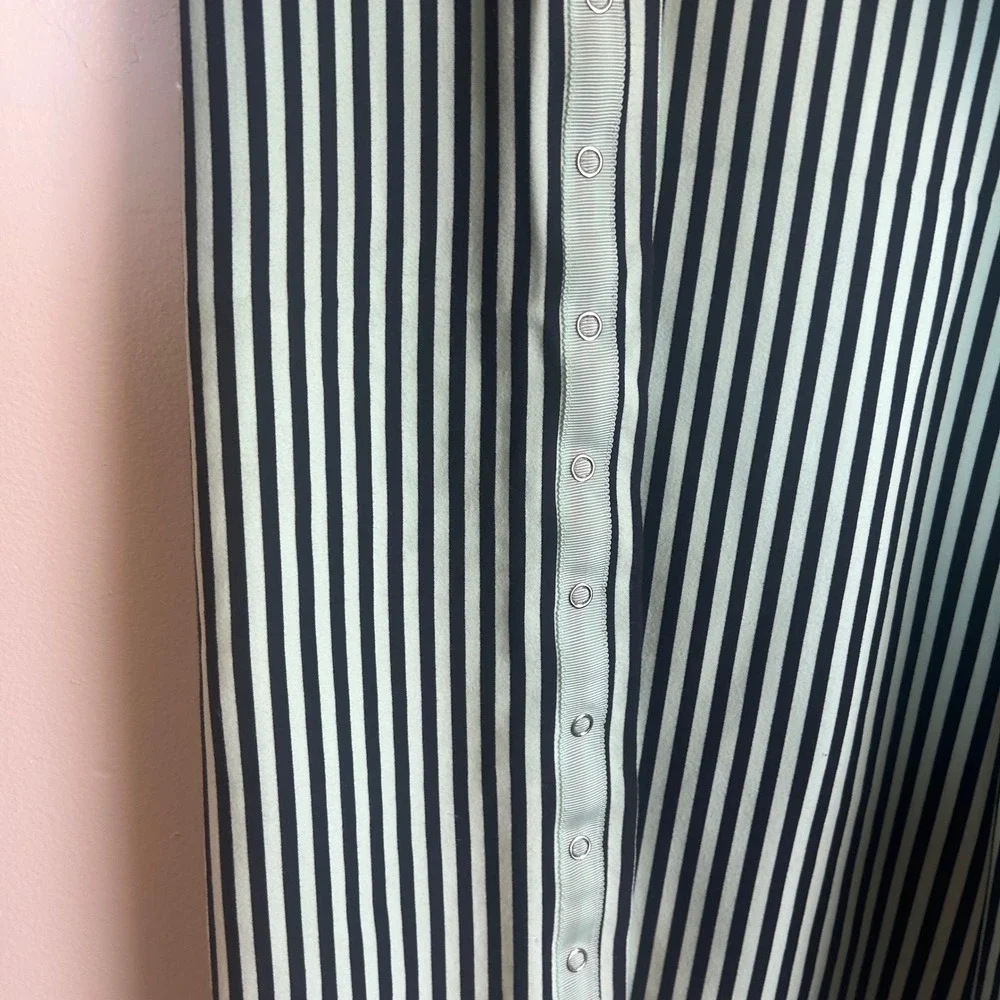 Lululemon Vinyasa‎ Scarf OS Mint Green Black Striped Excellent Multi-way Wrap